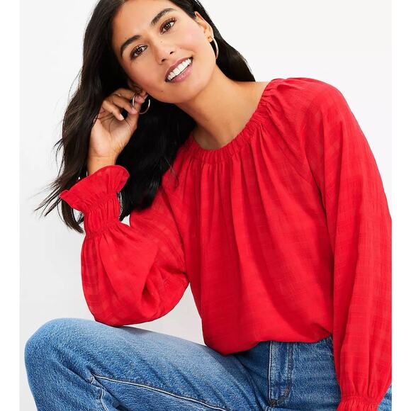 New with tags Womens Red Puff Smocked Cuffed Top Size Small - Picture 1 of 6